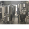 Equipo de elaboración de cerveza con tanques de fermentación de capacidad variable