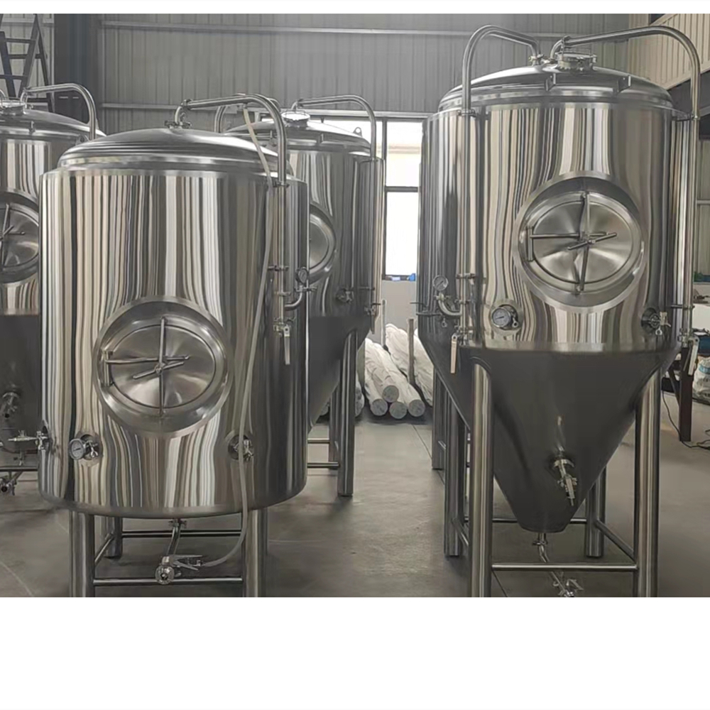 Equipo de elaboración de cerveza con tanque de fermentación cónico